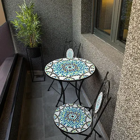 Apartment Luxury Living By Dazzie